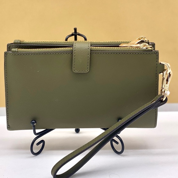 Michael Kors DoubleZip Wallet Wristlet
Phone Case DUFFLE - Picture 13 of 14